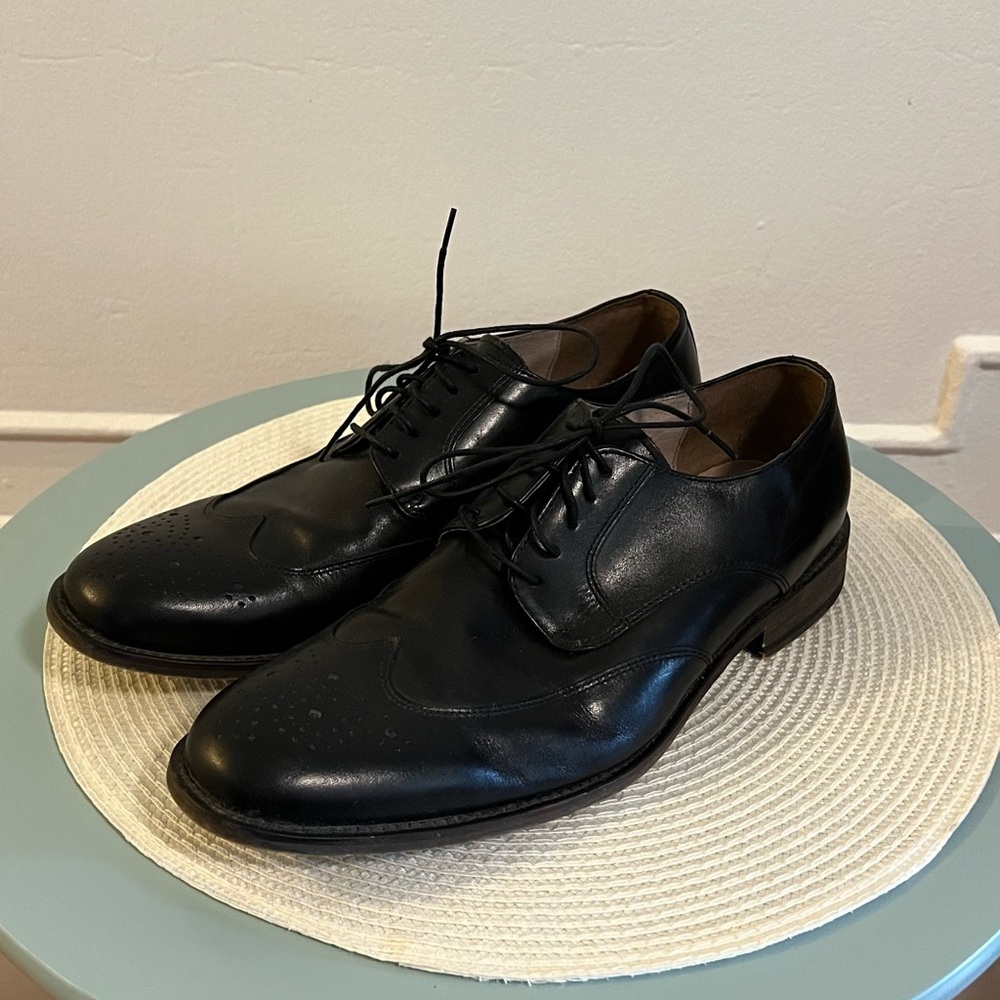 Black leather dress shoes